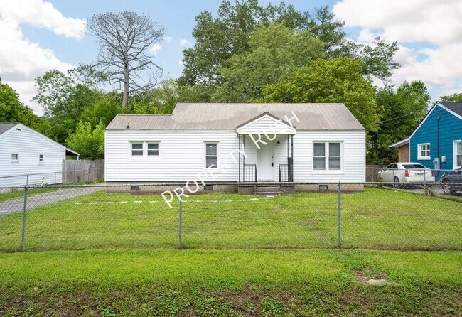 Primary Photo - 169 Everglades Blvd