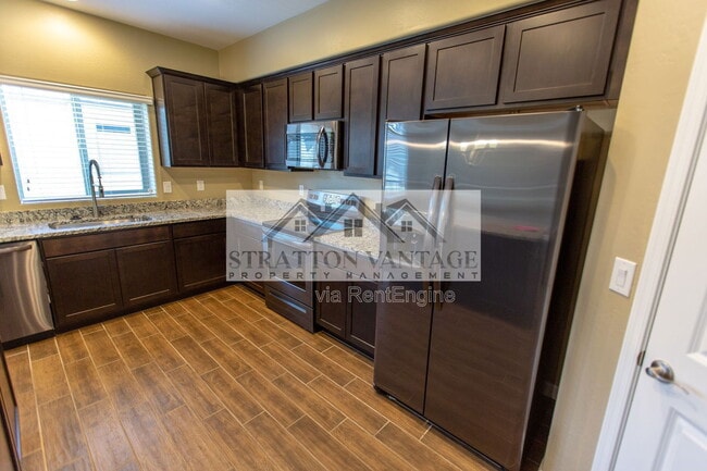 Building Photo - 240 W Juniper Ave