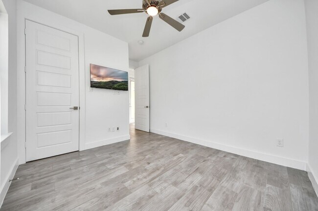 Building Photo - 1703 Cedrocanna Ln