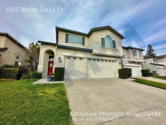 Building Photo - Gated 3-Bedroom, 2.5-Bath, 2-Story Brooksi...