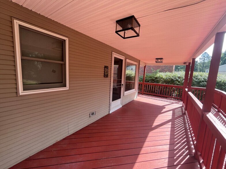 Building Photo - 64 Tomlinson Ave