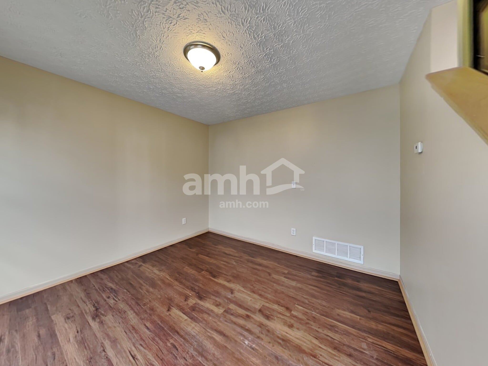 Building Photo - 5563 Crenton Dr
