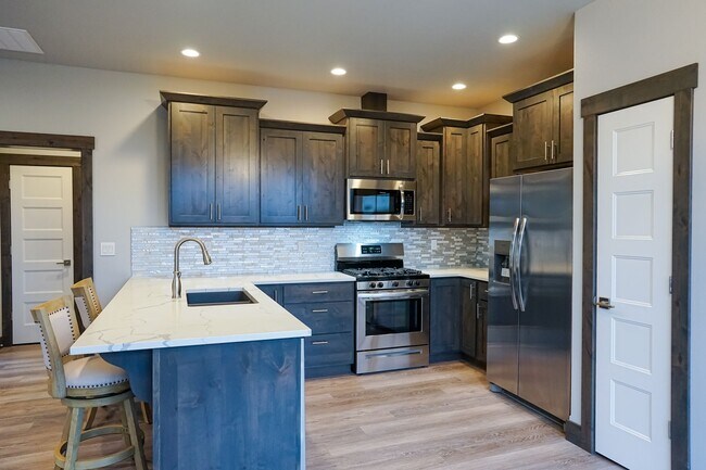 Building Photo - 14066 Rainier Loop