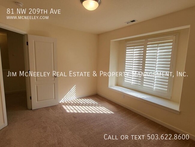 Building Photo - 81 NW 209th Ave