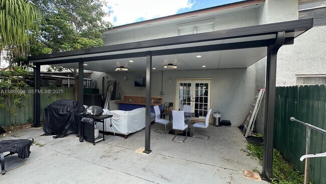 Building Photo - 15430 SW 81st Cir Ln