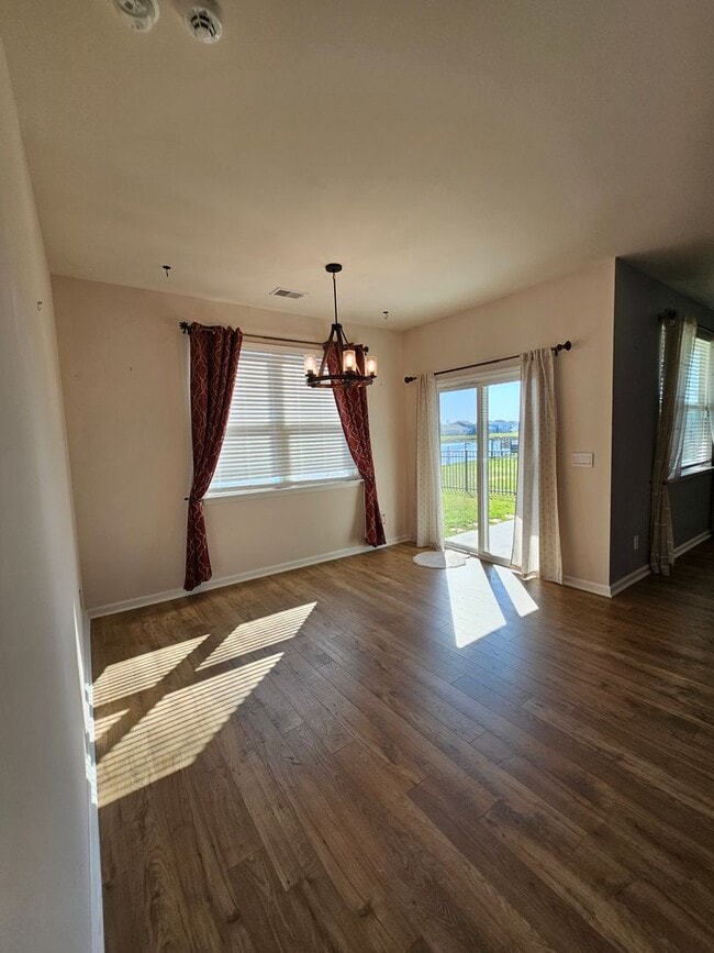 Building Photo - Long Term Rental - 3 Bed, 2 Bath in Bells ...