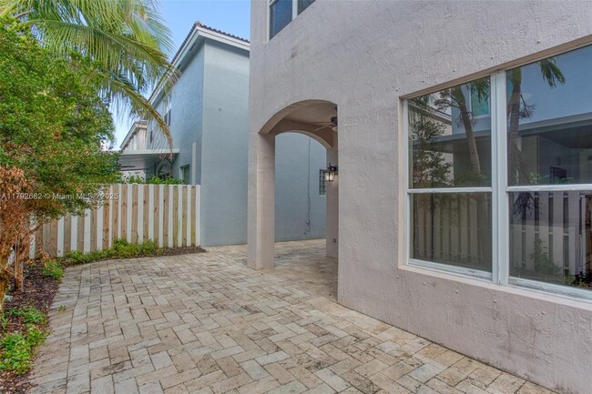 Building Photo - 3755 SW 50th St