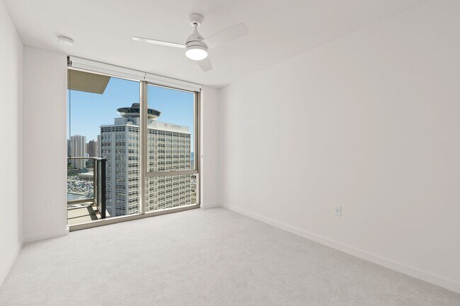 Building Photo - Brand New Condo/Sky Ala Moana/1BR, 1BA, 1P...
