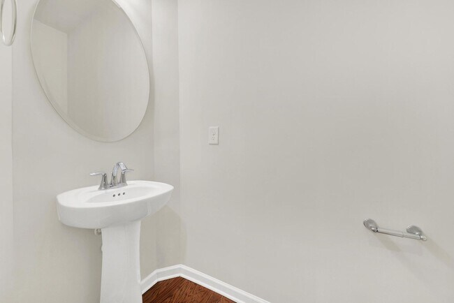 Building Photo - Beautiful Townhome in Indian Land