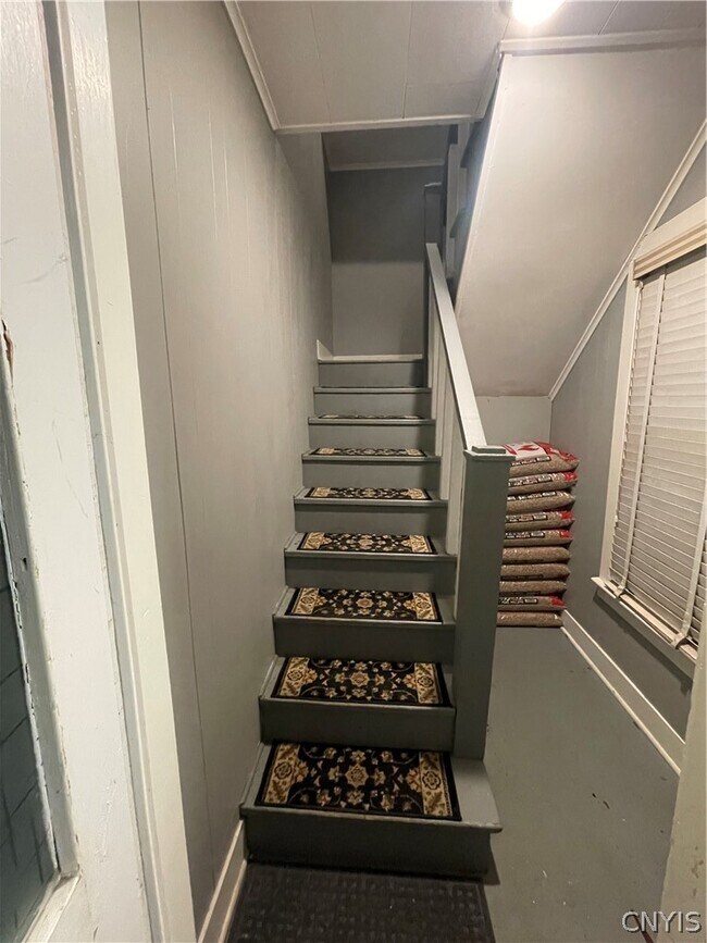 Building Photo - 47 Center St