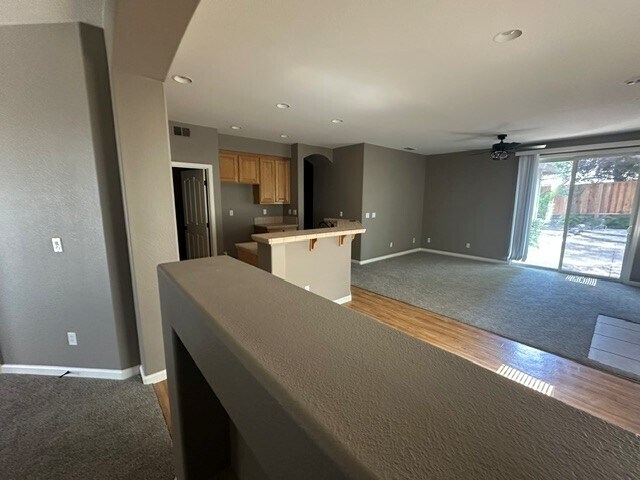Family room/kitchen. - 6632 Maple Creek Dr