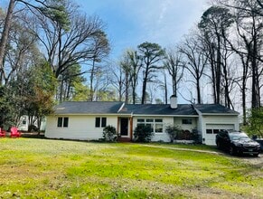 Building Photo - 809 Woodland Ave