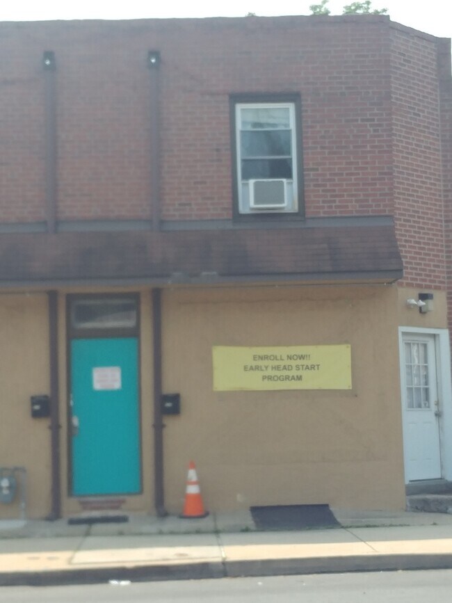 Building Photo - 600-606 MacDade Blvd