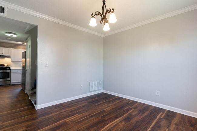 Building Photo - Spacious 3 Bedroom Home – Move-In Ready!