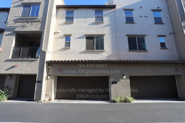 Building Photo - 535 S Motif St