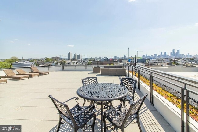 Building Photo - 1405 Frankford Ave