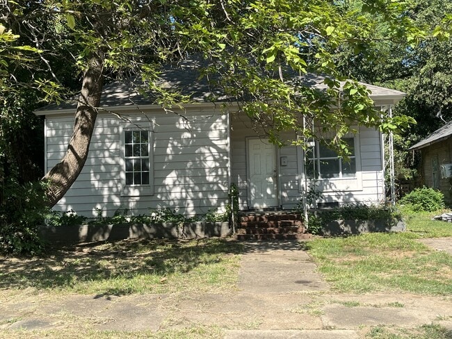 Building Photo - 319 N G St