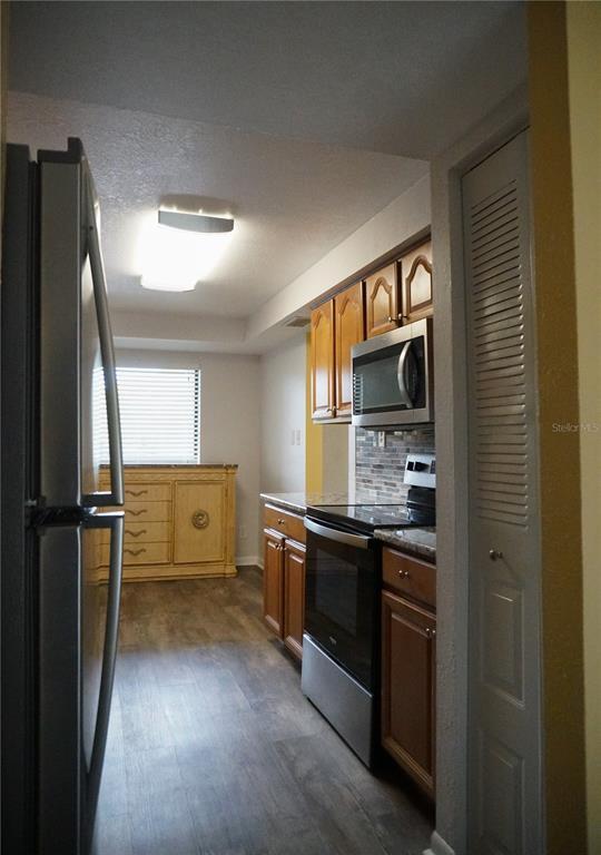 Building Photo - 2900 Cove Cay Dr