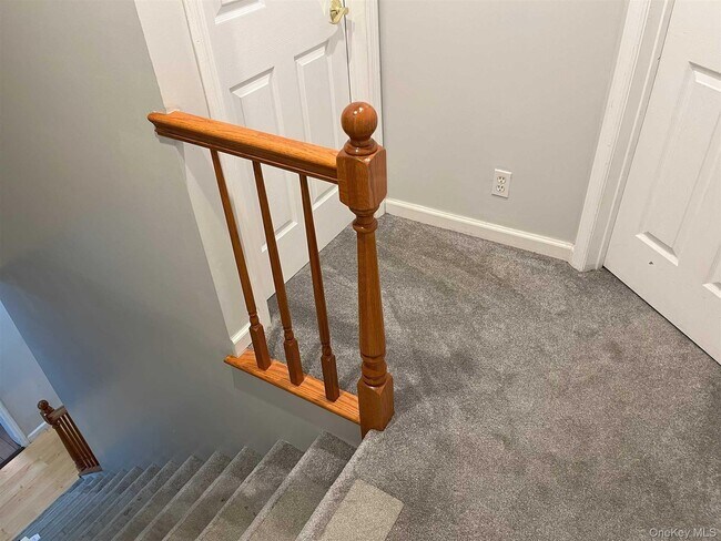 Building Photo - 8 James St