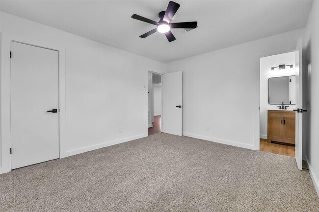 Building Photo - 1913 41st Ave N