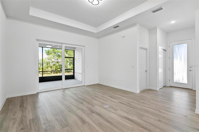 Building Photo - 31 Louvet Ln