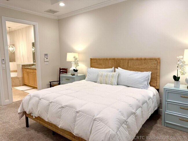 Building Photo - 809 Estancia Wy