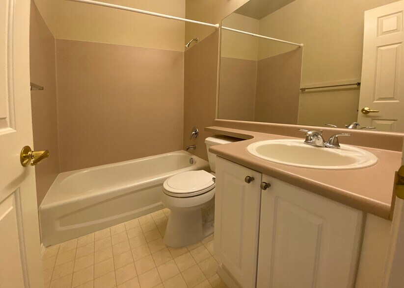 Building Photo - 16125 Juanita Woodinville Way NE