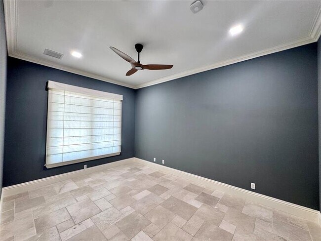 Building Photo - 1744 SE 9th St