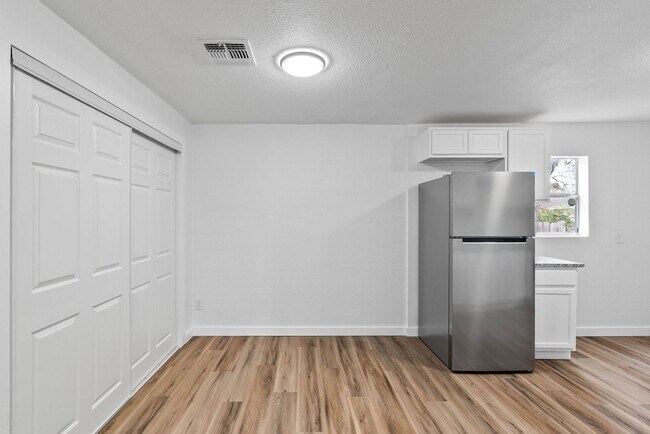 Building Photo - REMODELED 3 BEDROOM ON A CORNER LOT