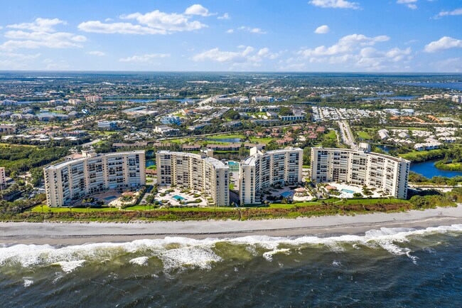 Building Photo - 300 Ocean Trail Way