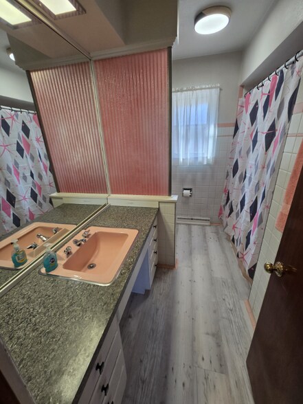 Building Photo - 6100 W Washington St