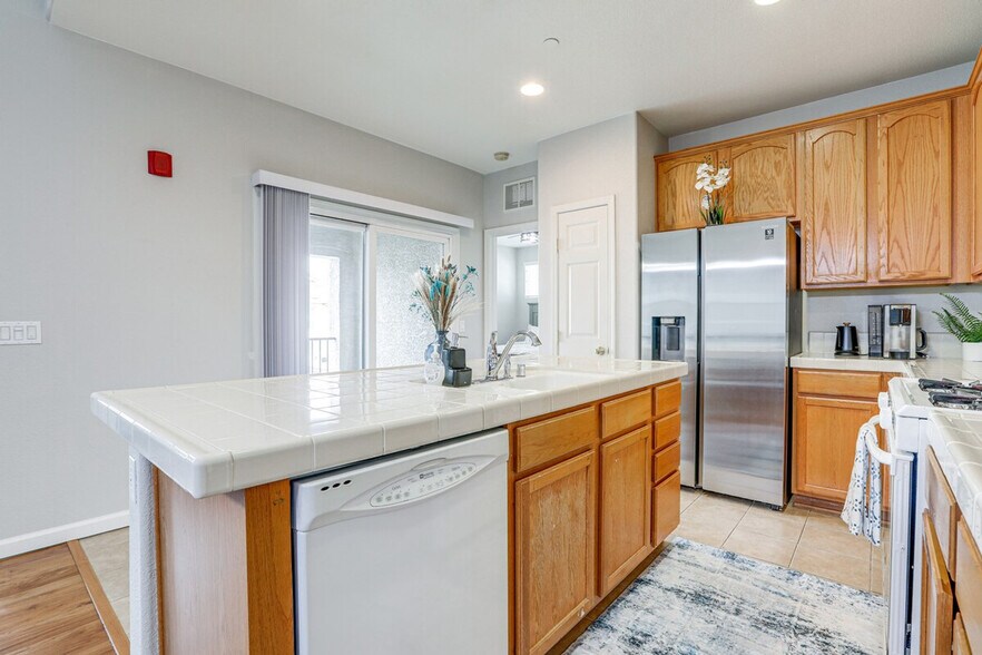 Building Photo - 7515 Sheldon Rd