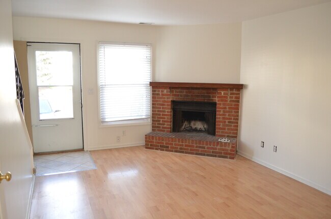 Building Photo - 1227 Marywood Ct