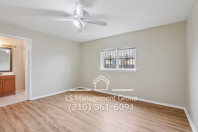 Building Photo - 7636 Oak Chase