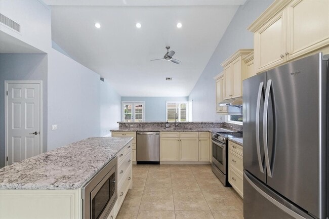 Building Photo - 4221 E Everett Dr