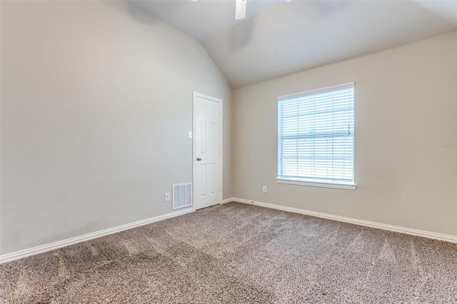 Building Photo - 2424 Chesterwood Dr