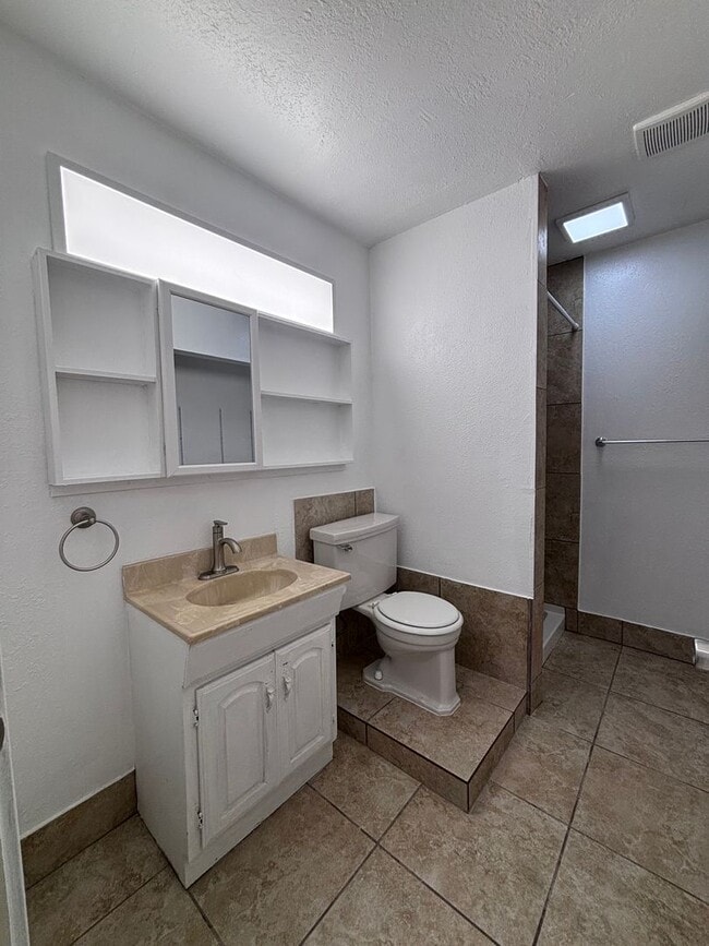 Building Photo - Desired NE Tacoma Community