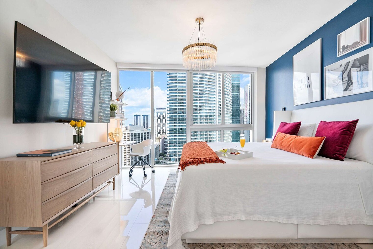 Building Photo - 485 Brickell Ave
