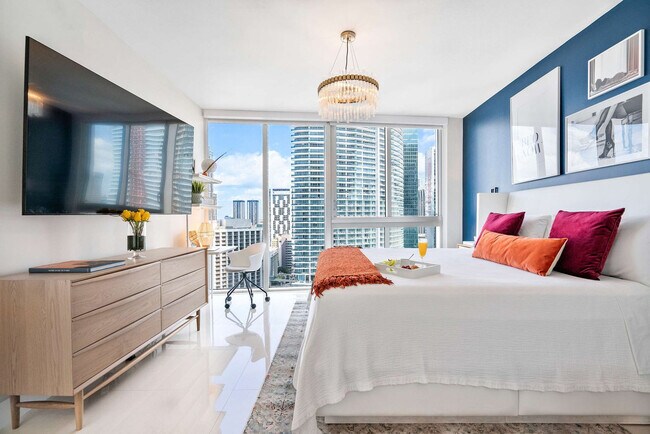 Building Photo - 485 Brickell Ave