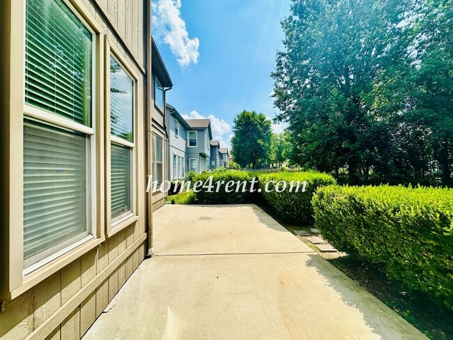 Building Photo - Blue Valley Schools, Walking Distance to Elementary School and Neighborhood Pool!