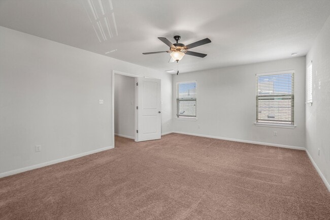 Building Photo - 466 Spinnaker Loop