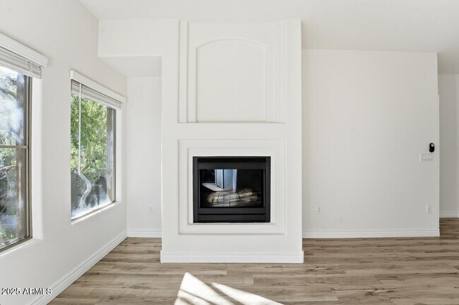 Building Photo - 5350 E Deer Valley Dr