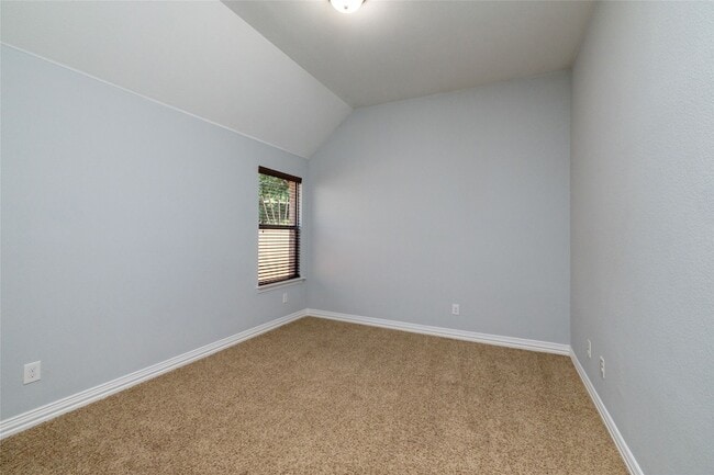 Building Photo - 305 Dorset Ct