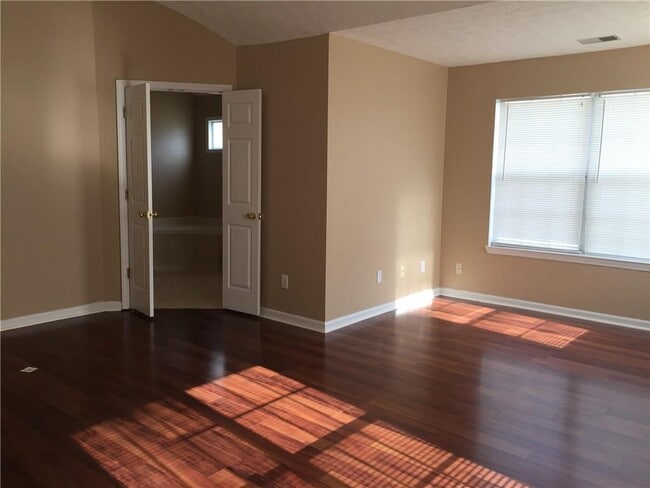 Building Photo - 3630 Montrose Pond Walk