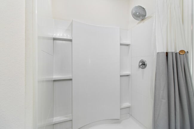 Building Photo - LIKE NEW Home For Rent in Southfork Lakes!