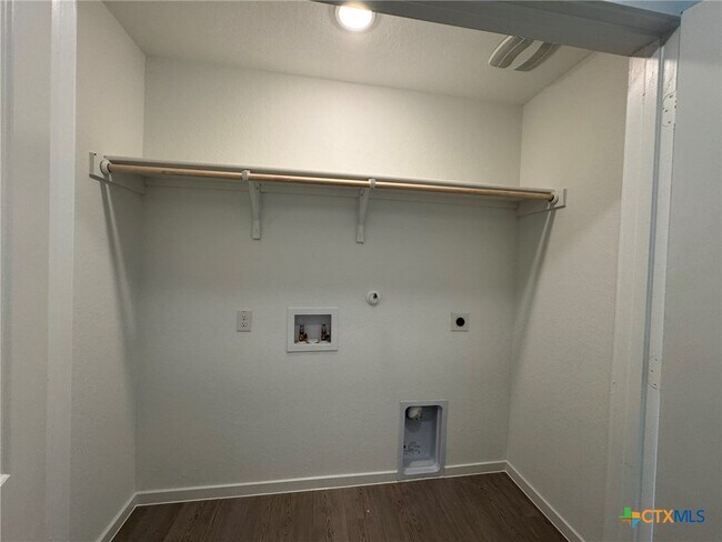 Building Photo - 3563 Prominence St