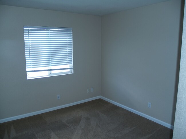 Building Photo - East Dublin Townhome in Great Location!