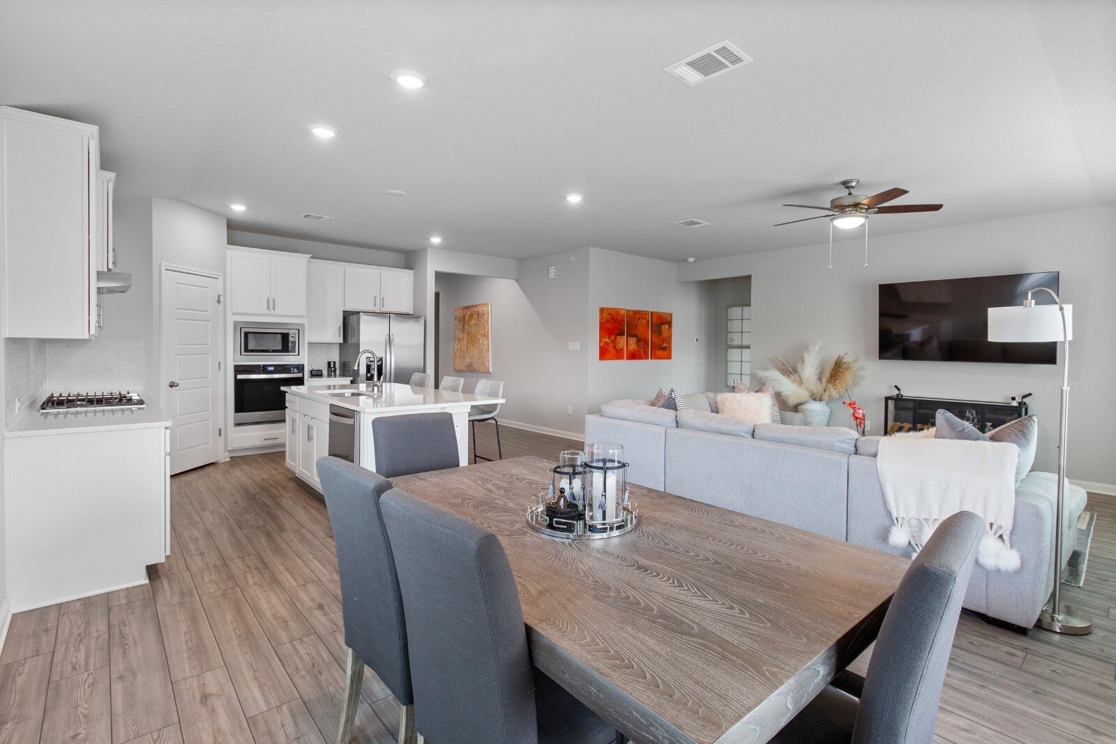 Building Photo - 10247 Juniper Oaks