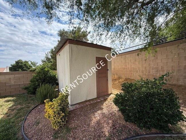 Building Photo - 40270 Homeridge Dr