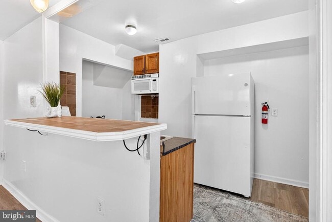 Building Photo - 1118 Sterling Ave